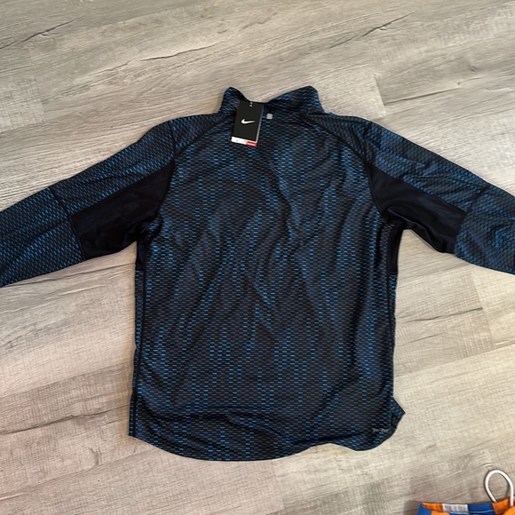 Nike Running Stay Warm Ultra Lightweight 1/4 Zip Pullover Great for Golf too! - Picture 5 of 5